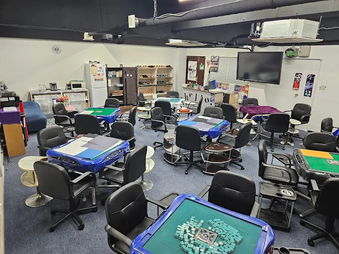 雀荘 まーじゃんPEACEの写真1