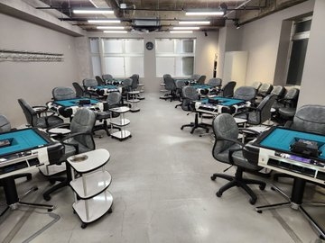 雀荘 麻雀ハウス ポン太 梅田店の写真1