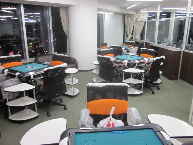 雀荘 麻雀倶楽部 雀トップ梅田店の写真